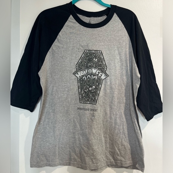 Disney Parks 2017 Halloween 3/4 Sleeve Shirt Size L - Picture 1 of 9